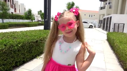 Diana in her new princess room & the magic suitcase for girls