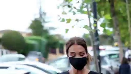 Paula Echevarría acompaña a su hija Daniella en su vuelta al cole