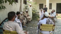 اللاجئون الأفغان في باكستان يأملون تحقيق السلام في بلدهم