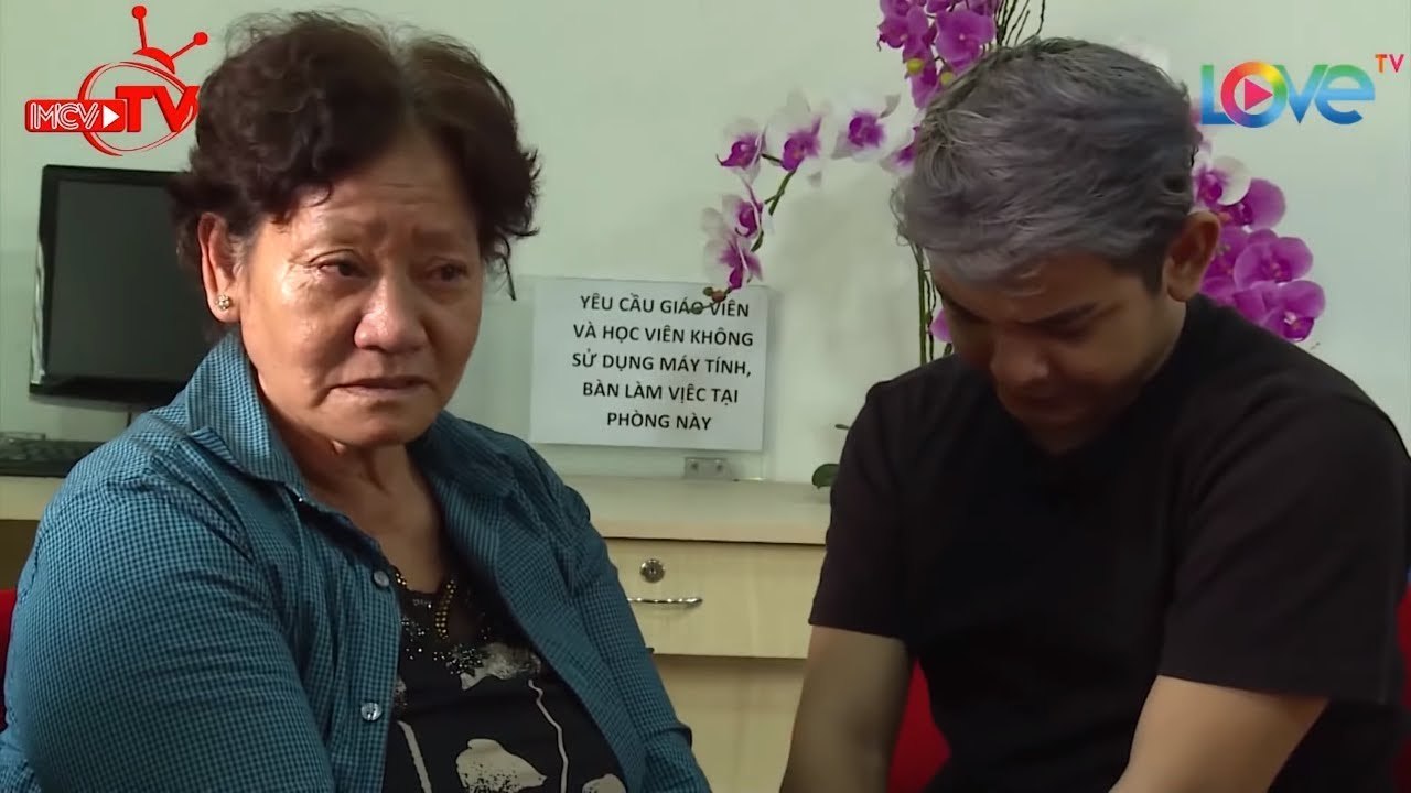 Nam ca sĩ một thời công khai mình ĐỒNG TÍNH, khiến người mẹ đau đơn đến bật khóc