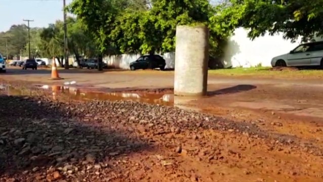 Qual redutor de velocidade funciona mais: O radar ou os buracos da Avenida Piquiri?
