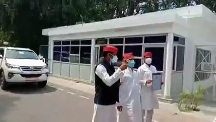 समाजवादी पार्टी के प्रतिनिधिमंडल ने राज्यपाल को सौंपा ज्ञापन, CM को बताया गुनाहगारों का संरक्षक