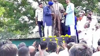 सुवासरा में संविधान निर्माता डॉक्टर भीमराव अंबेडकर की मूर्ति का हुआ अनावरण