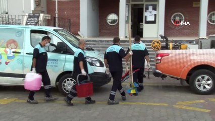 Zeytinburnu’nda eğitim-öğretim dönemi öncesi okullar dezenfekte edildi