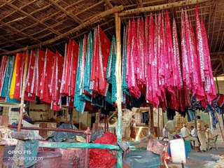 कपड़े की रंगाई व धुलाई की इकाई जब्त