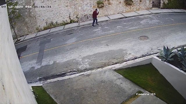 Captan en video robo a residencia en San Pedro, NL