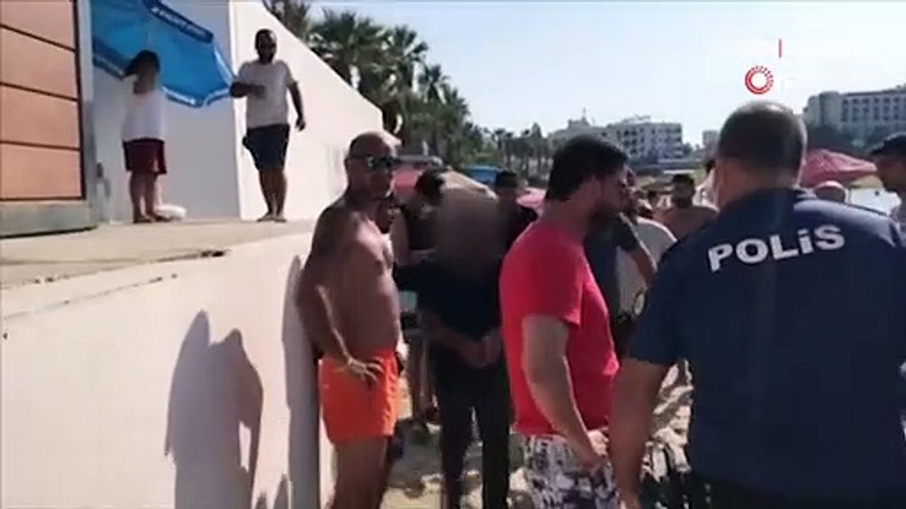 Dünyaca ünlü plajda skandal olay! Vatandaşlar tekme tokat dövdü