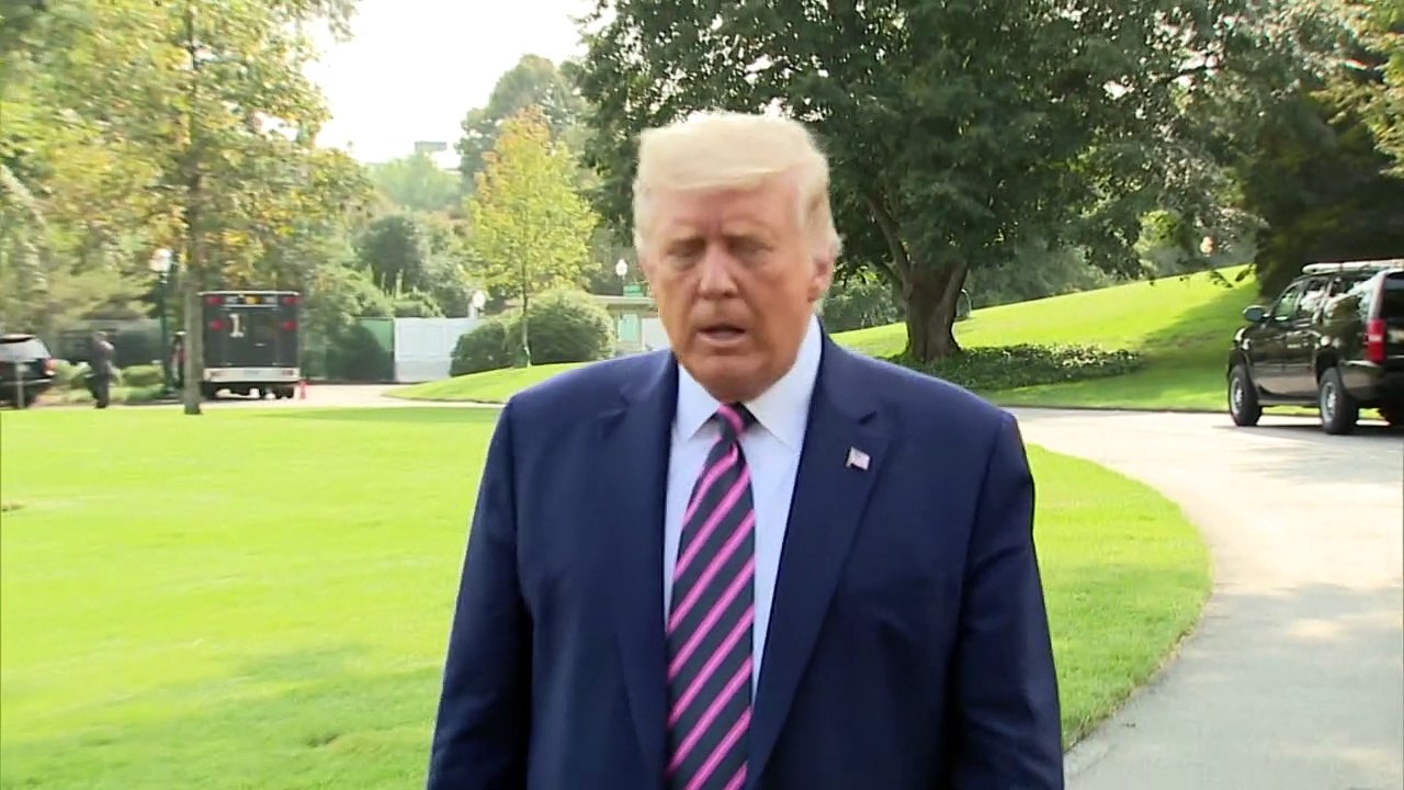 Trump promete vacina 'para todos os americanos' até abril