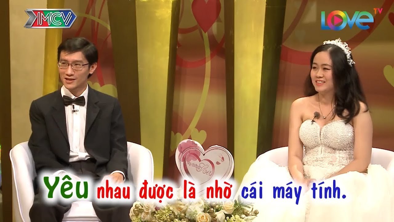 CẶP ĐÔI KỂ CHUYỆN YÊU NHAU NHỜ CÁI...MÁY TÍNH