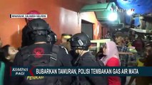 Detik-Detik Tawuran di Makassar Ditembak Gas Air Mata Polisi