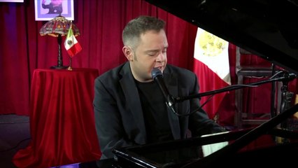 El asalto a la razón. Presenta a Rodrigo de la Cadena, Cantante. Parte II
