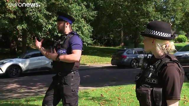 Tombol a járvány az Egyesült Királyságban, de Johnson nem akar országos karantént