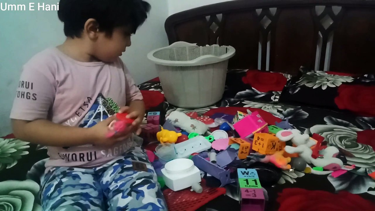 Umm E Hani is palying with toys of small sizes on the bed || Umm E Hani || Episode 13