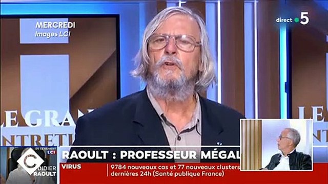 Face à un problème technique, l'équipe de C à vous , pense ne pas être à l'antenne mais leurs conversations off sont diffusées aux téléspectateurs