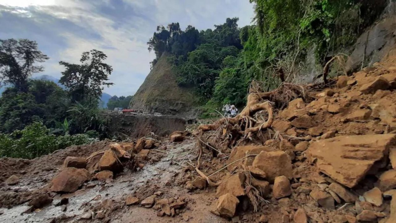 2 Killed in landslide in Arunachal Pradesh Lowe...