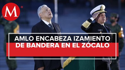 AMLO realiza izamiento de bandera en honor víctimas de sismos
