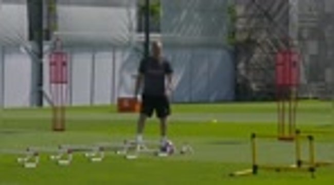 Guardiola gives time frame on injured Aguero's return