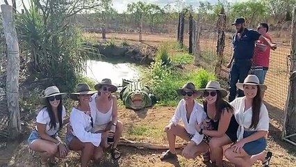 La blague de la mâchoire du crocodile... toujours efficace sur un public féminin