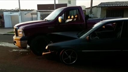 Criança é socorrida após colisão entre carros no Periolo
