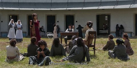 L'ORDRE MORAL - Extrait du film - T'as déjà vu une fille de mon milieu se jeter comme ça sur un homme?