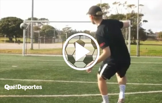 Cuando el aire te ayuda a convertir un golazo.