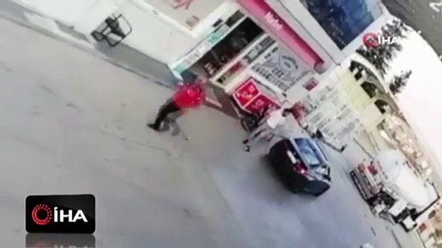 Veresiye vermeyen akaryakıt istasyonu görevlisini otomobiliyle ezdi