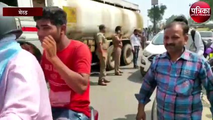 चेकिंग के दौरान बाइक सवार दंपति को सिपाही के डंडा मारने पर गिरी बाइक