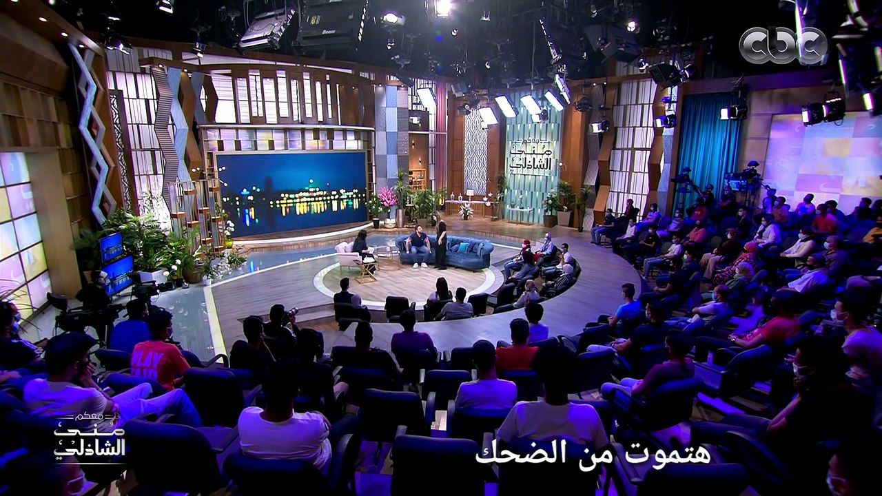 لعبة '' هتمثلها '' كلها ضحك بين أحمد زاهر وبنته ليلى زاهر مع منى الشاذلي