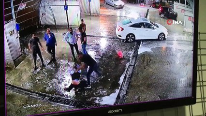 Yerden yere vurarak dövüp kaçırdılar...O anlar kamerada