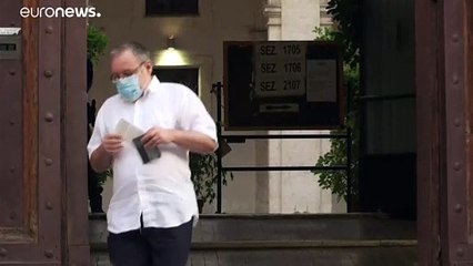 إيطاليا تقترع في استفتاء شعبي لخفض عدد نوّاب البرلمان