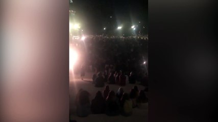 Eşitlik mücadelesinin sembol ismi Ginsburg'un ardından, yüzlerce kişi Anayasa Mahkemesi önünde toplandı