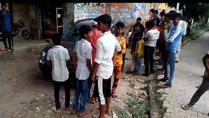 भरथना: अनियंत्रित लग्जरी कार ने दो घटनाओं को दिया अंजाम