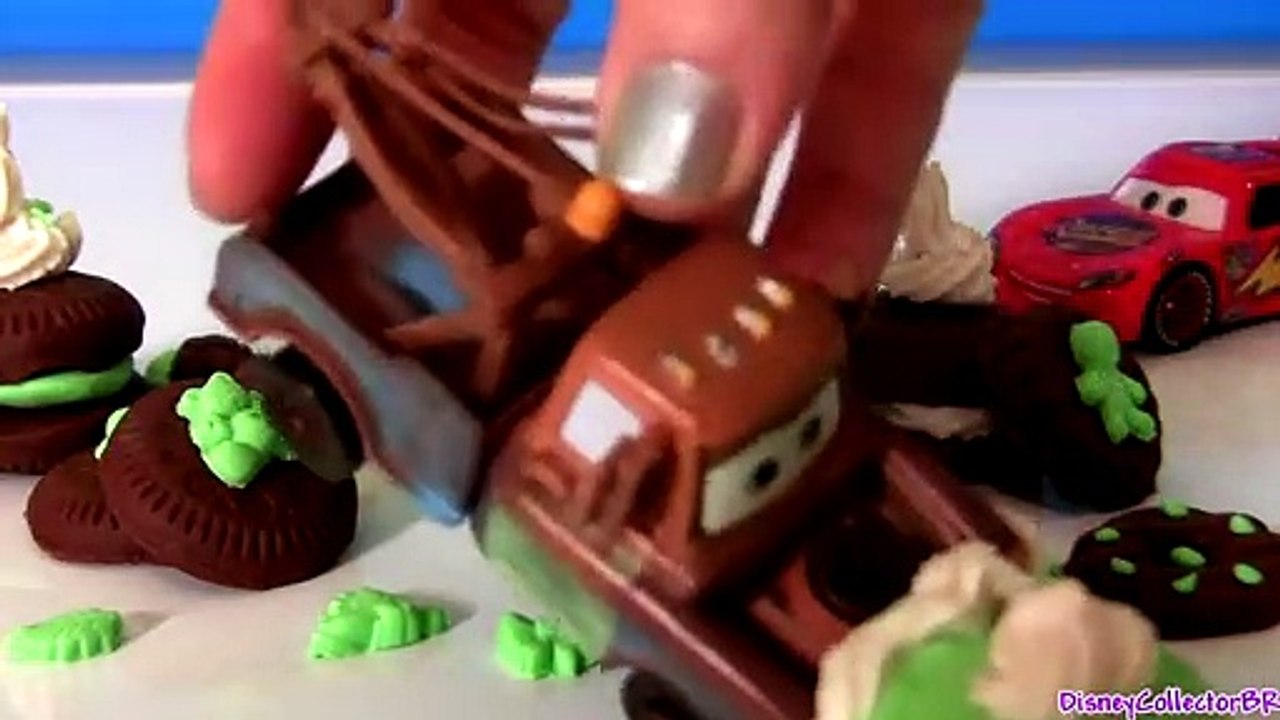 PlayDoh Mater Pranks Lightning McQueen Eating Cookies from Santa Disney