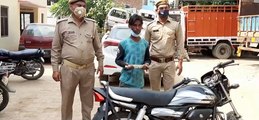 कांधला पुलिस ने किया बाइक चोर गिरफ्तार, कब्जे से अवैध चाकू भी हुआ बरामद