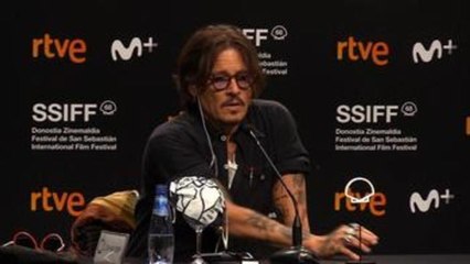 Johnny Depp dice que Trump le hace reír, es comedia de terror