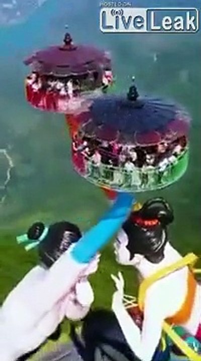 Attraction vertigineuse en Chine... Très très haut