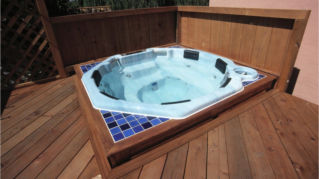 Thieves Steal 7 Hot Tubs video Dailymotion
