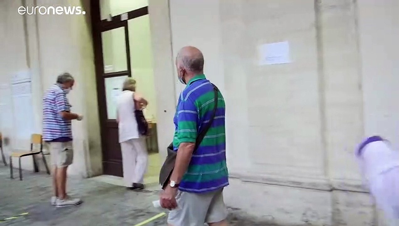 Italia: si vota fino alle 15 per referendum, regionali e suppletive