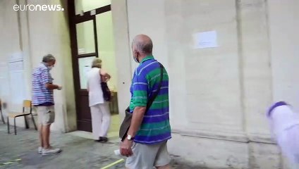 Italia: si vota fino alle 15 per referendum, regionali e suppletive