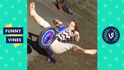 ULTIMATE TRY NOT to LAUGH or GRIN FAILS Compilation 2017