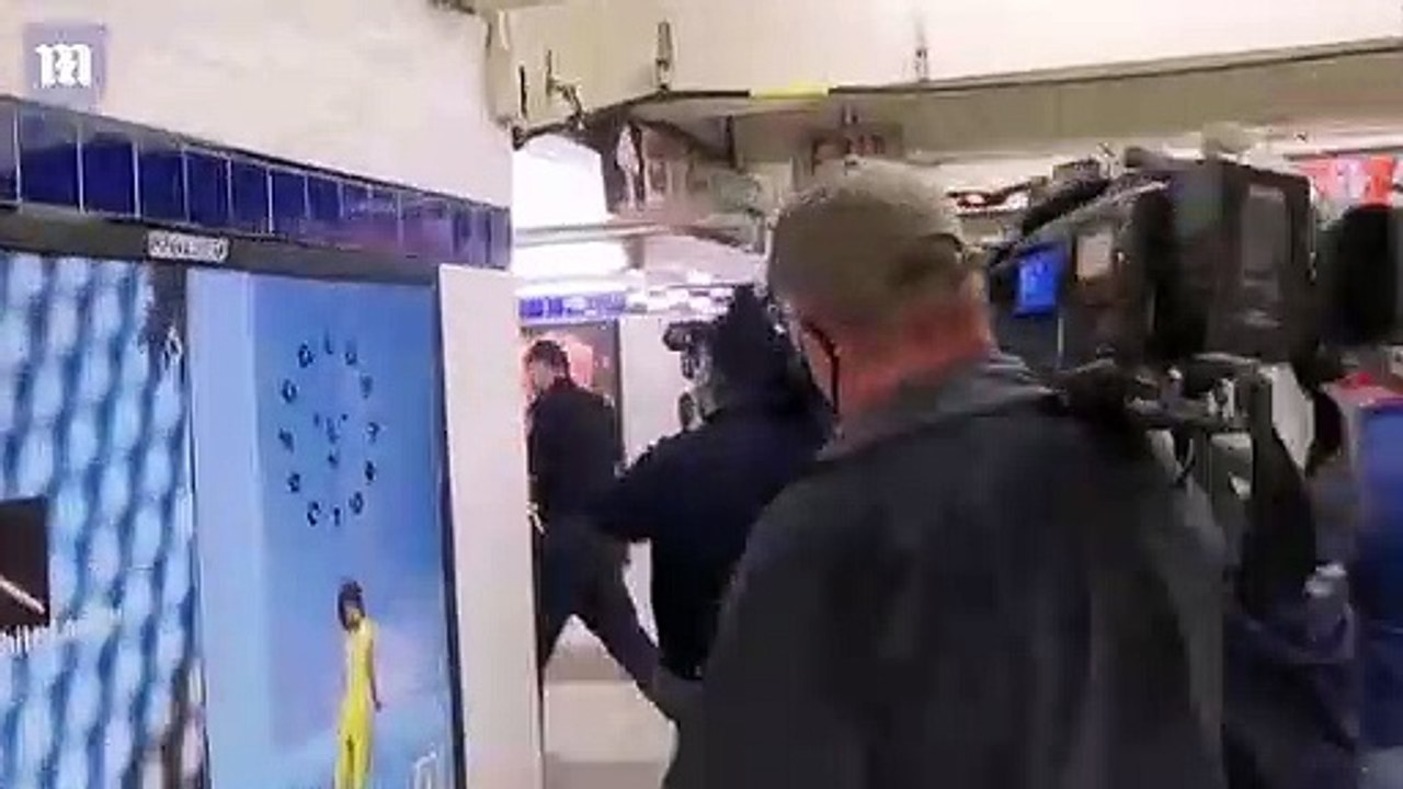Manhattan train derailment suspect walked out by cops