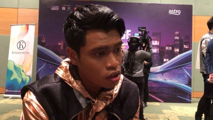 Dah nyanyi lagu Inggeris, dah menari, apa lagi Usop nak buat?