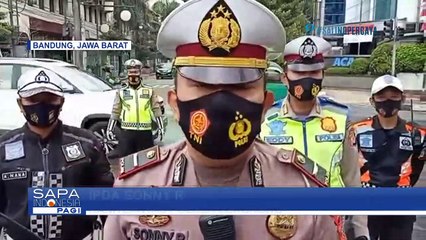 Protes Buka Tutup, Pedagang Makan Bersama di Jalanan