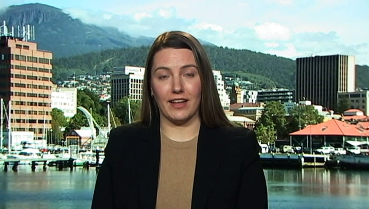 70 whales stranded at Macquarie Harbour in Tasmania