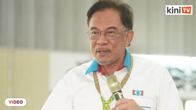 'Ini cameraman ikut saya kenapa_' - Anwar dikerumuni jurugambar ketika kempen