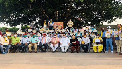 समाज उत्थान समिति द्वारा नगरपालिका के लोगों को किया सम्मानित