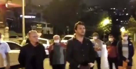 Irkçı küfre isyan eden Boşnaklar Gökçek'in kanalının önünde toplandı