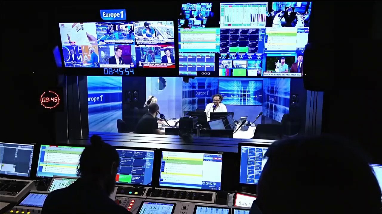 Bruno Le Maire testé positif au Covid : "Je me suis senti comme l'économie française, j'étais KO !" (Canteloup)