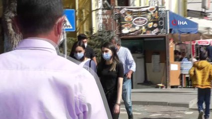 Kars’ta polisi gören maske taktı