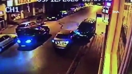 İstanbul'da inanılmaz anlar! Sokak savaş alanına döndü